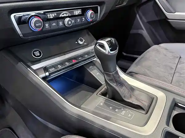 Audi Q3 2022, фото 16