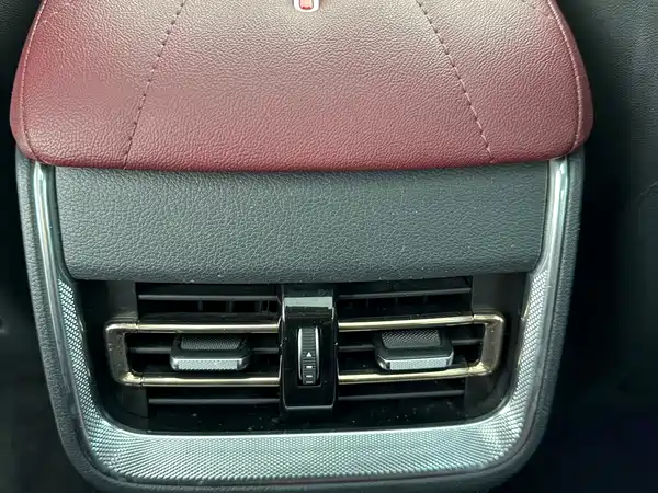 Hongqi H5 2023, фото 16
