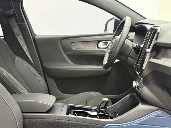 Volvo C40 2022, фото 19