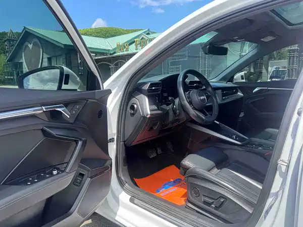 Audi A3 2023, фото 7