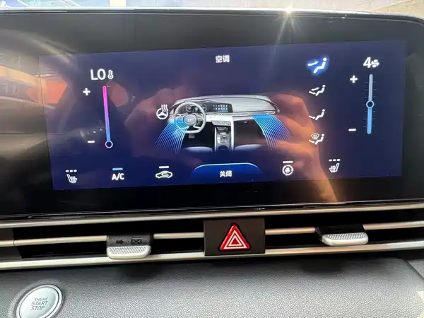Hyundai Elantra 2022, фото 17