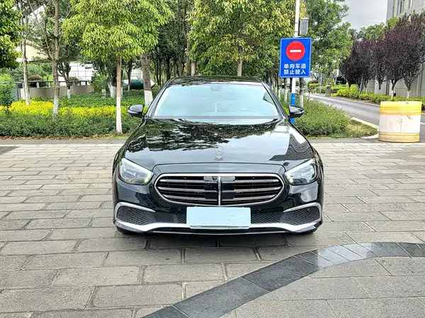 Mercedes-Benz E-Class 2023, фото 2