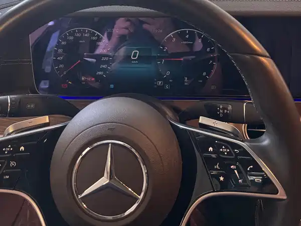 Mercedes-Benz E-Class 2022, фото 8