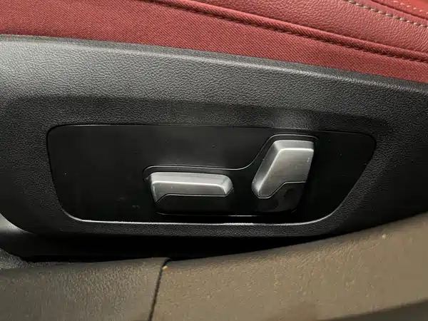 BMW 3 Series 2023, фото 8