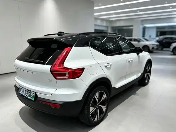 Volvo XC40 EV 2021, фото 8