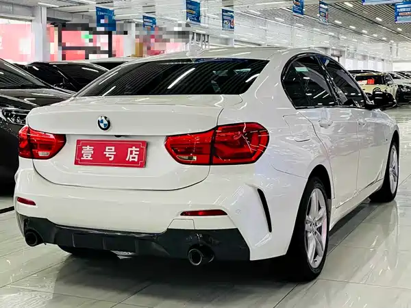 BMW 1 Series 2022, фото 6