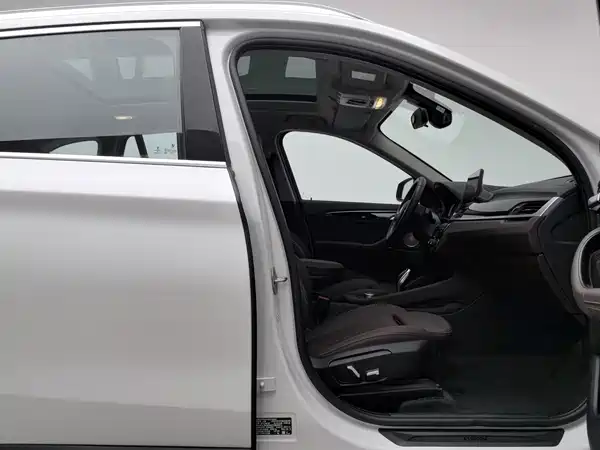 BMW X1 2021, фото 23