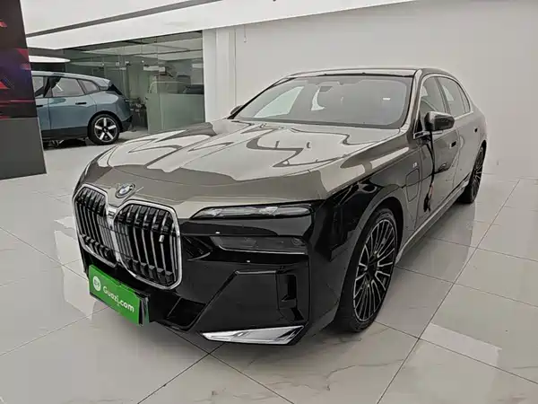 BMW i7 2023