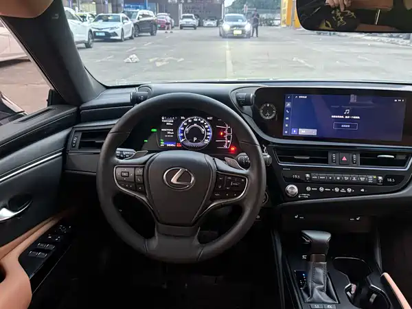 Lexus ES 2022, фото 8
