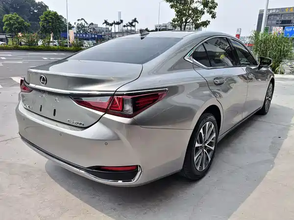 Lexus ES 2022, фото 15