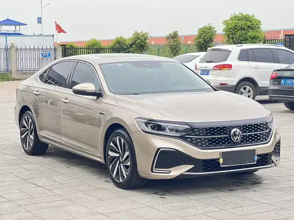 Volkswagen Passat 2022, фото 3