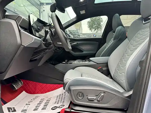 Audi Q6L e-tron 2025, фото 19