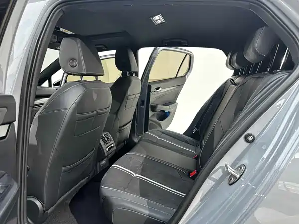 Volkswagen Golf 2023, фото 19