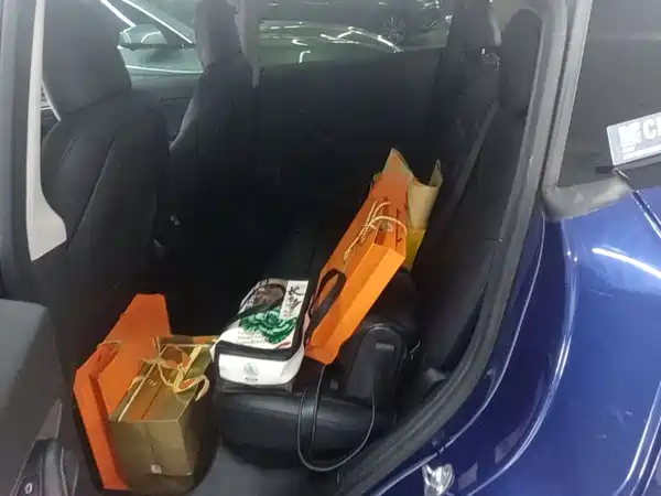 Tesla Model Y 2022, фото 15