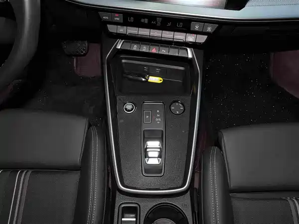 Audi A3 2024, фото 13