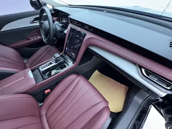 Hongqi H5 2025, фото 10