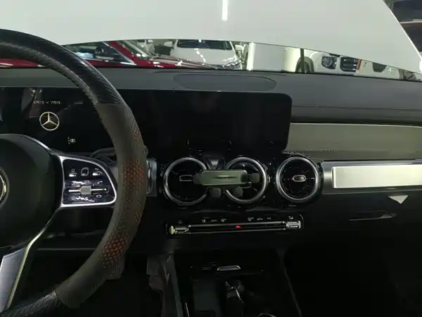 Mercedes-Benz GLB 2022, фото 12