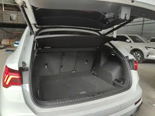 Audi Q3 2023, фото 18