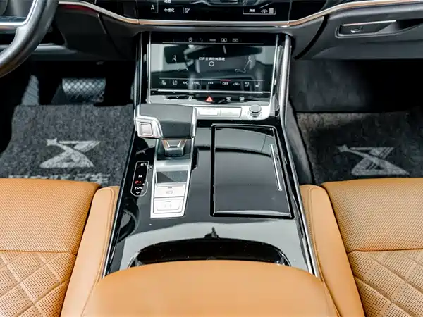 Audi A8 2023, фото 14