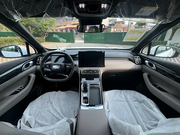 Geely Boyue L 2025, фото 9