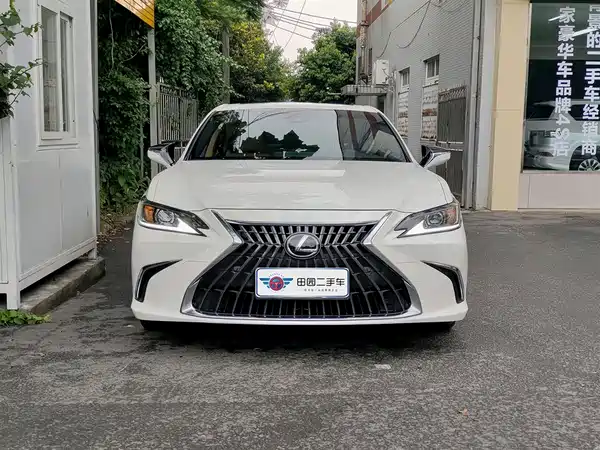 Lexus ES 2021, фото 3