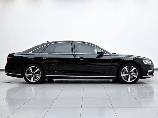 Audi A8 PHEV 2022, фото 6