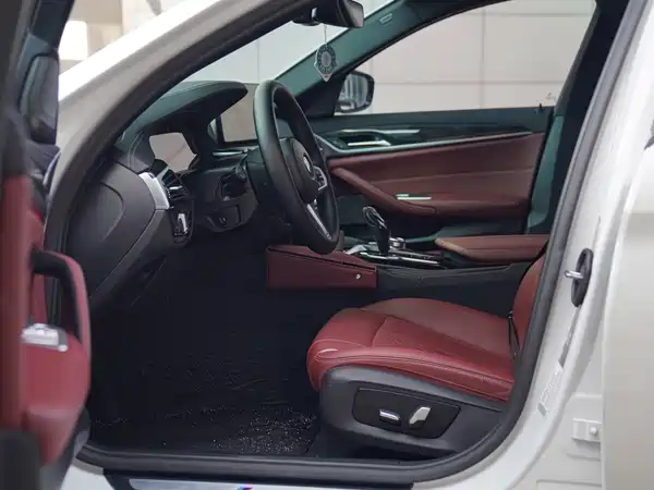 BMW 5 Series 2022, фото 4