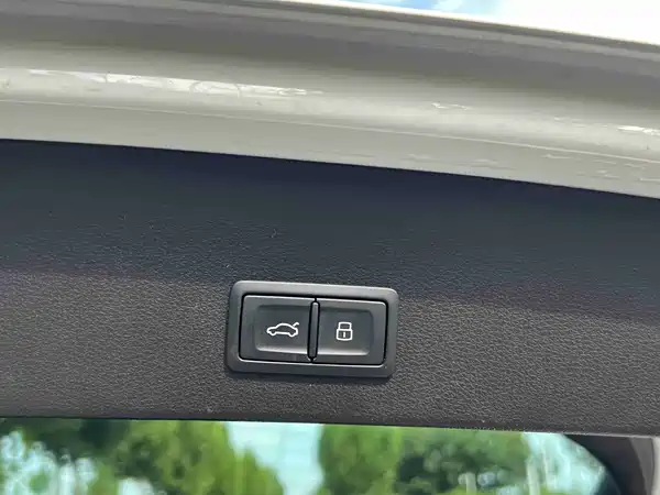 Audi Q2L 2022, фото 17