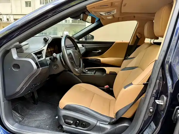 Lexus ES 2023, фото 4