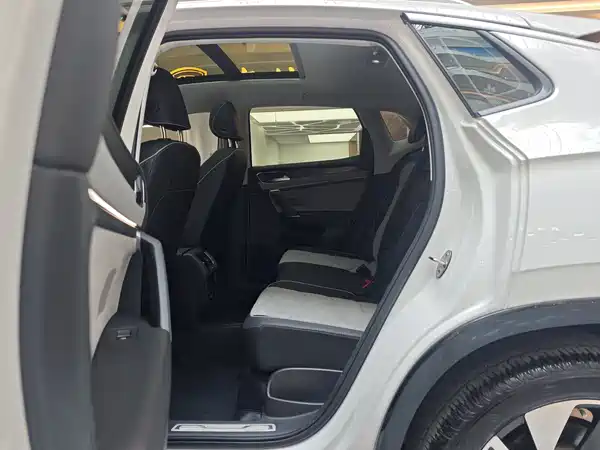 Volkswagen Tayron X 2023, фото 10