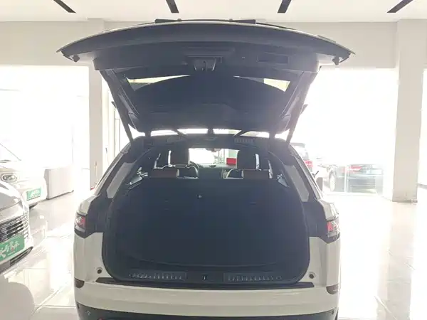Land Rover Range Rover Velar 2023, фото 18