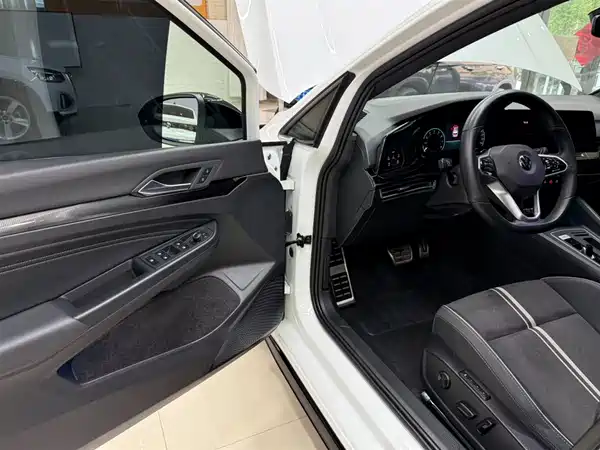 Volkswagen Golf 2023, фото 8