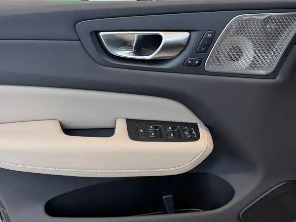 Volvo XC60 2026, фото 9