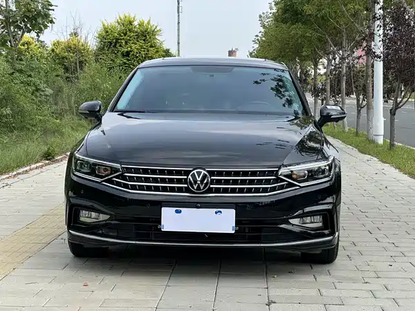 Volkswagen Magotan 2023, фото 3
