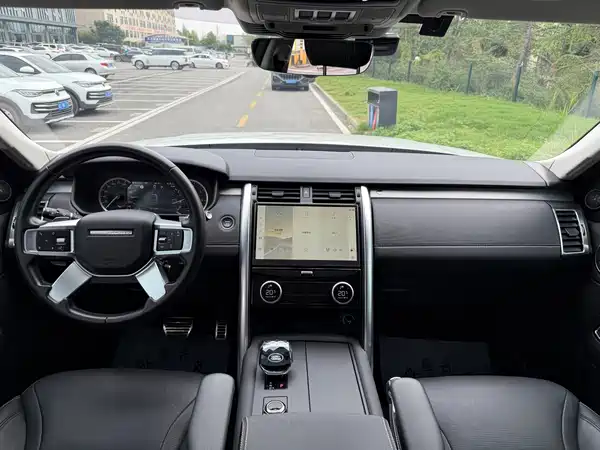 Land Rover Discovery 2023, фото 21