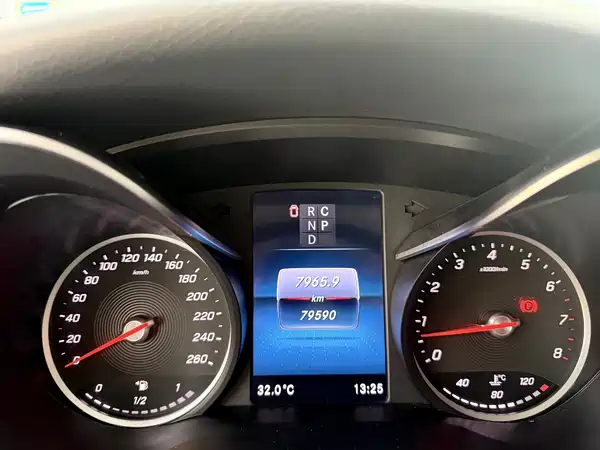 Mercedes-Benz V-Class 2022, фото 17