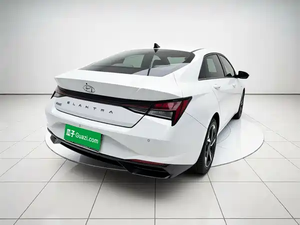Hyundai Elantra 2022, фото 6