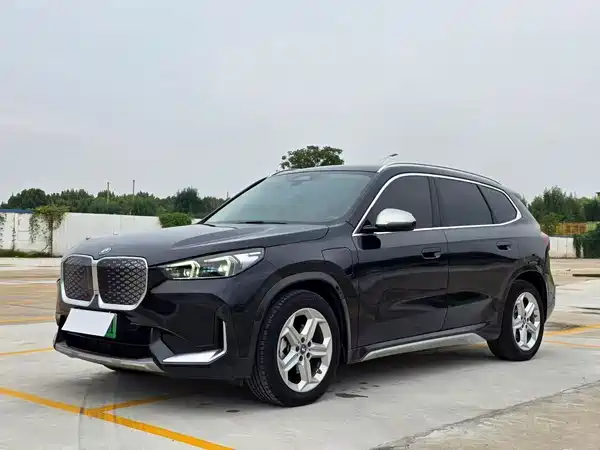 BMW iX1 2023