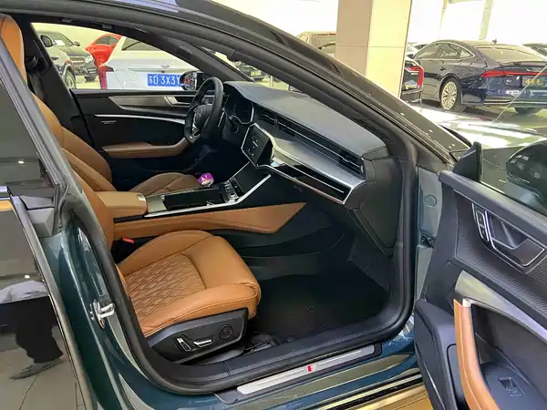 Audi A7L 2022, фото 6