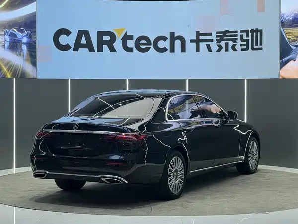 Mercedes-Benz E-Class 2022, фото 17