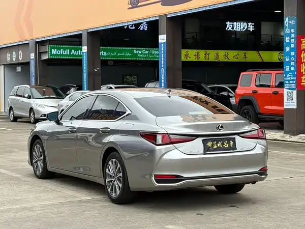 Lexus ES 2021, фото 21