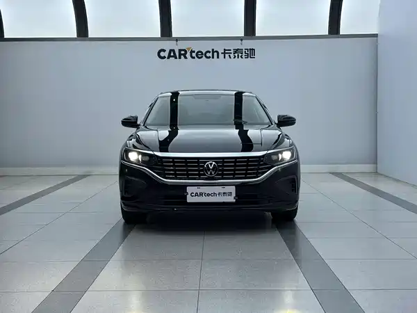 Volkswagen Passat 2023, фото 2