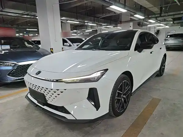 Changan UNI-V iDD 2024