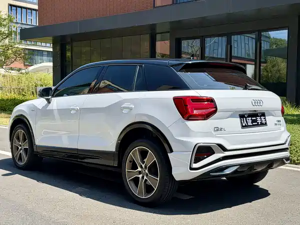 Audi Q2L 2022, фото 21