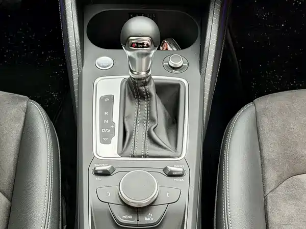 Audi Q2L 2022, фото 8
