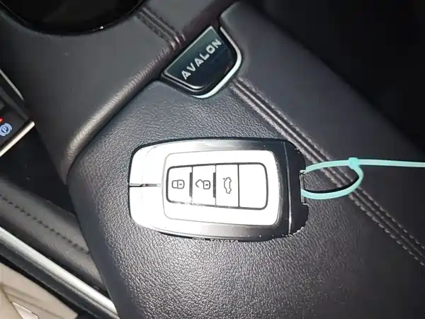 Toyota Avalon 2023, фото 9