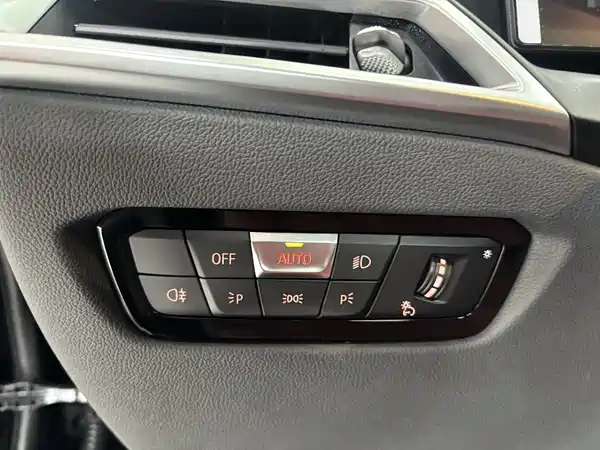 BMW 3 Series 2025, фото 15
