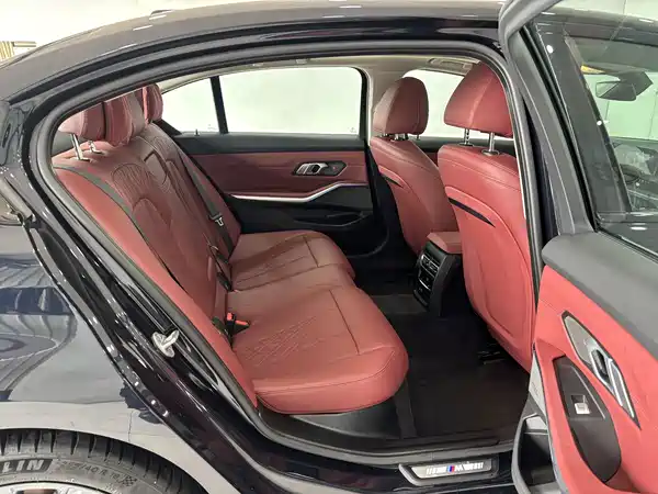 BMW 3 Series 2025, фото 24