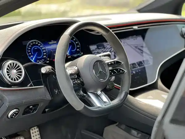 Mercedes-Benz EQE AMG 2023, фото 5