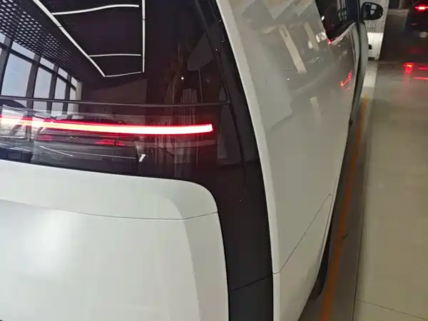 Li Auto MEGA 2025, фото 8